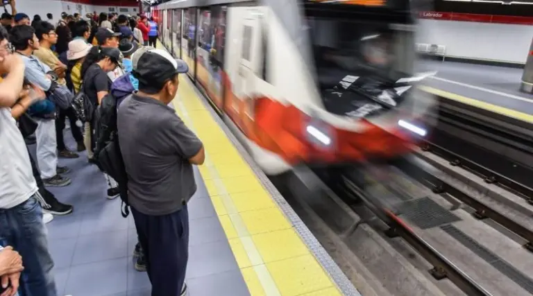 Metro de Quito alcanza 144 millones de viajes