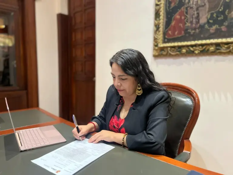 Peñaloza asume Alcaldía de Cuenca