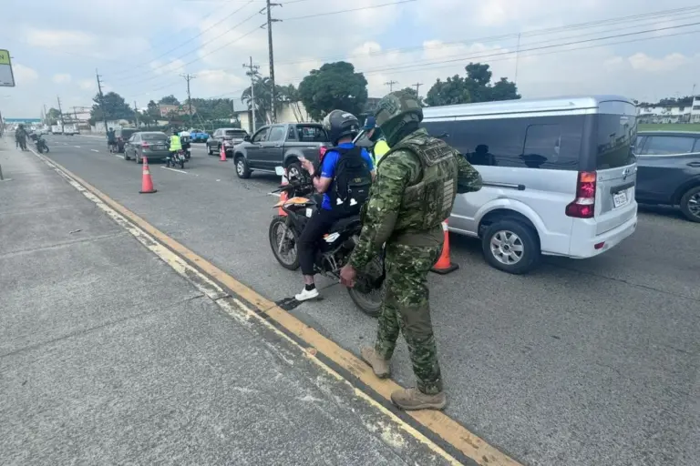 Refuerzan seguridad militar en Guayaquil