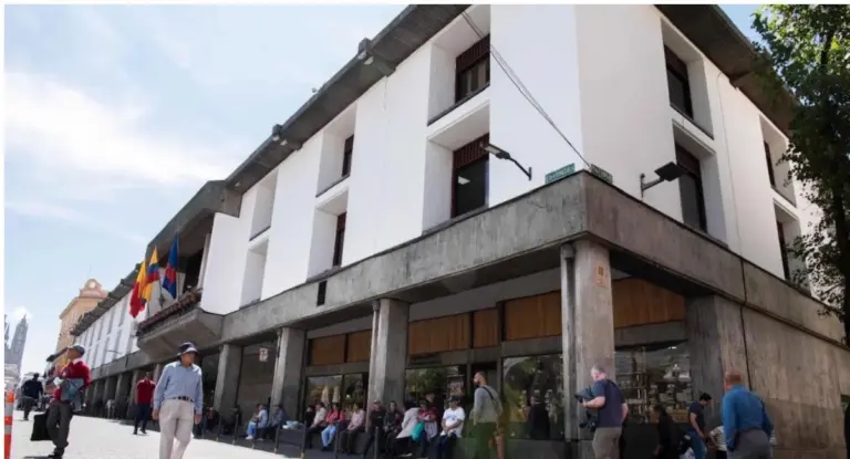 Rostros conocidos dominan listas al Concejo quiteño