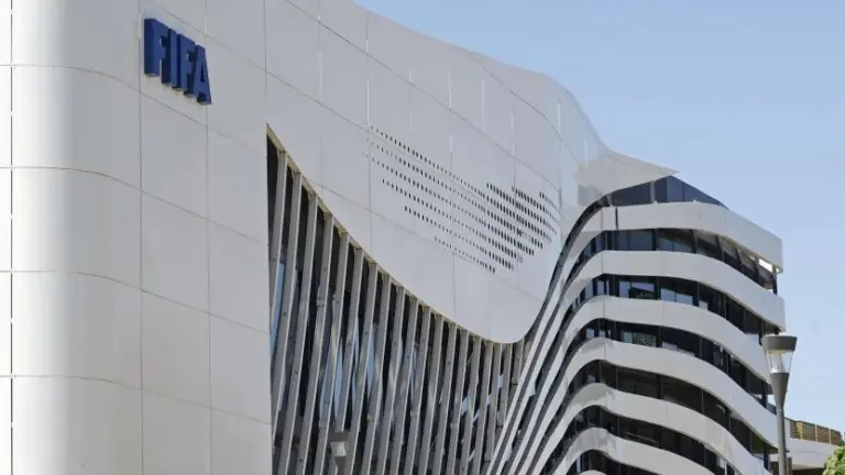 FIFA se disculpa por privatización fallida y ratifica a Infantino