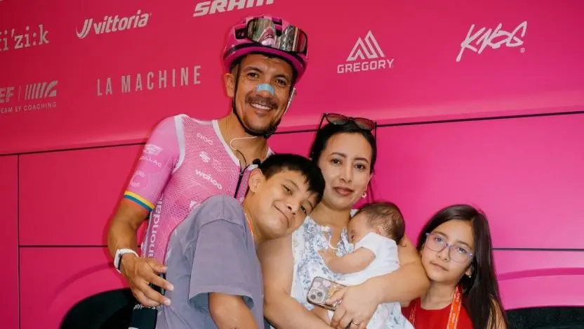 Carapaz recibe apoyo familiar antes del examen en Andorra- Últimas noticias Ecuador