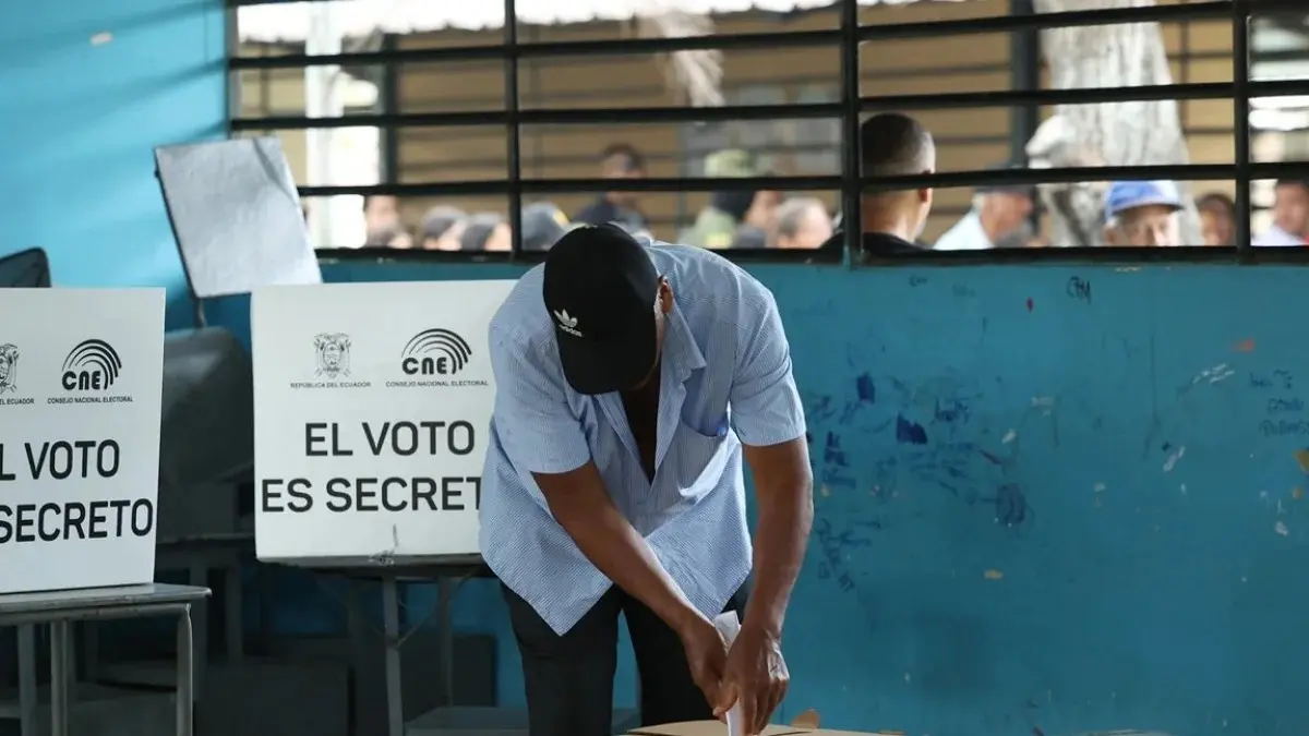 CNE selecciona 288.949 miembros de mesa para noviembre- Últimas noticias Ecuador