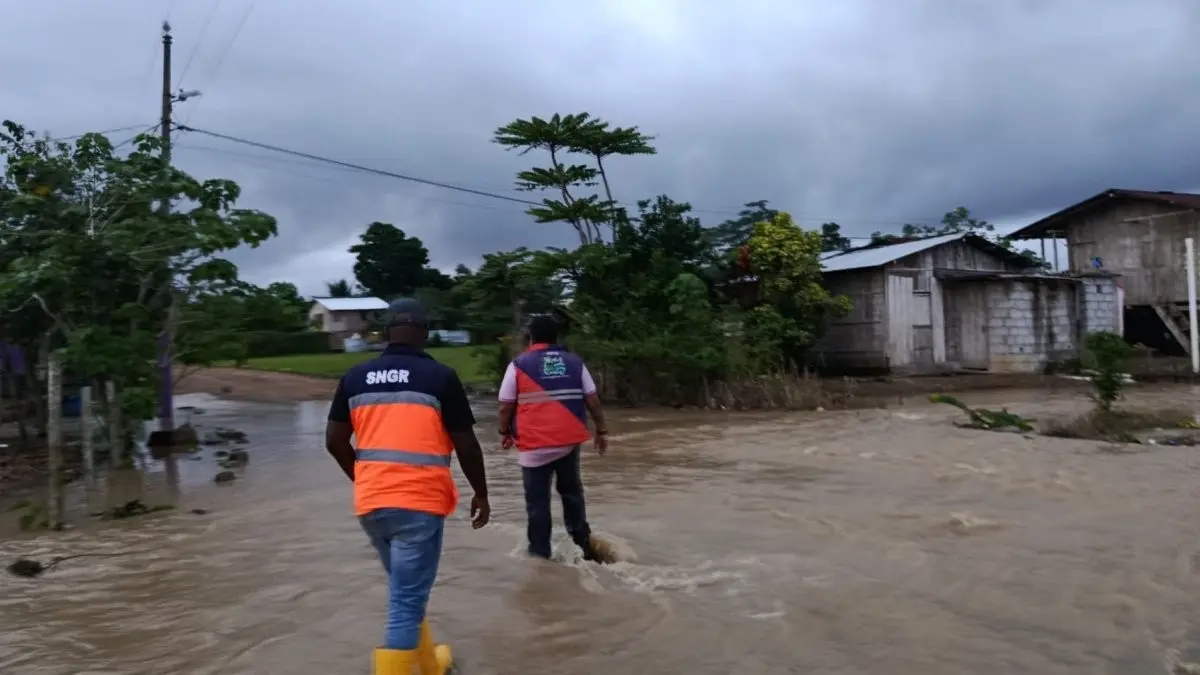 Siete ríos se desbordan y Ecuador mantiene 69 emergencias abiertas- Últimas noticias Ecuador