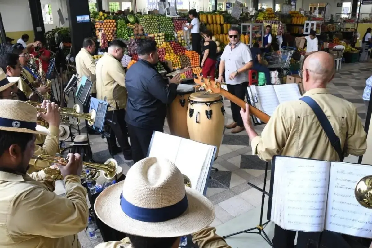Banda Municipal lleva música al Mercado Este de Guayaquil- Últimas noticias Ecuador