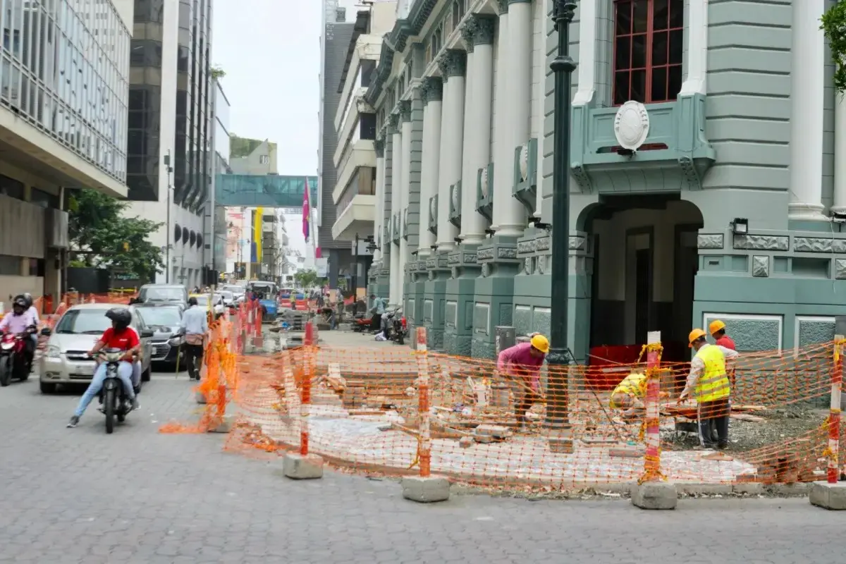 Lluvias frenan la renovación de calle Panamá en Guayaquil- Últimas noticias Ecuador